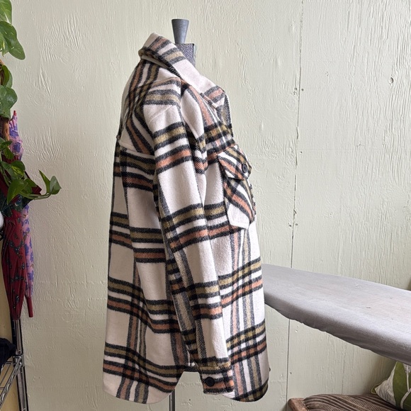 Women's Long Plaid Shacket - Picture 2 of 6